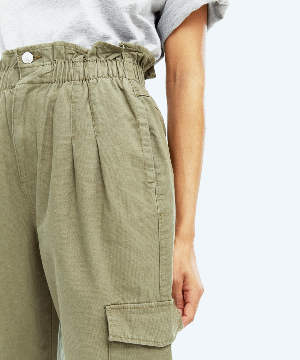color-khaki