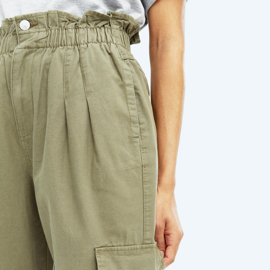 color-khaki