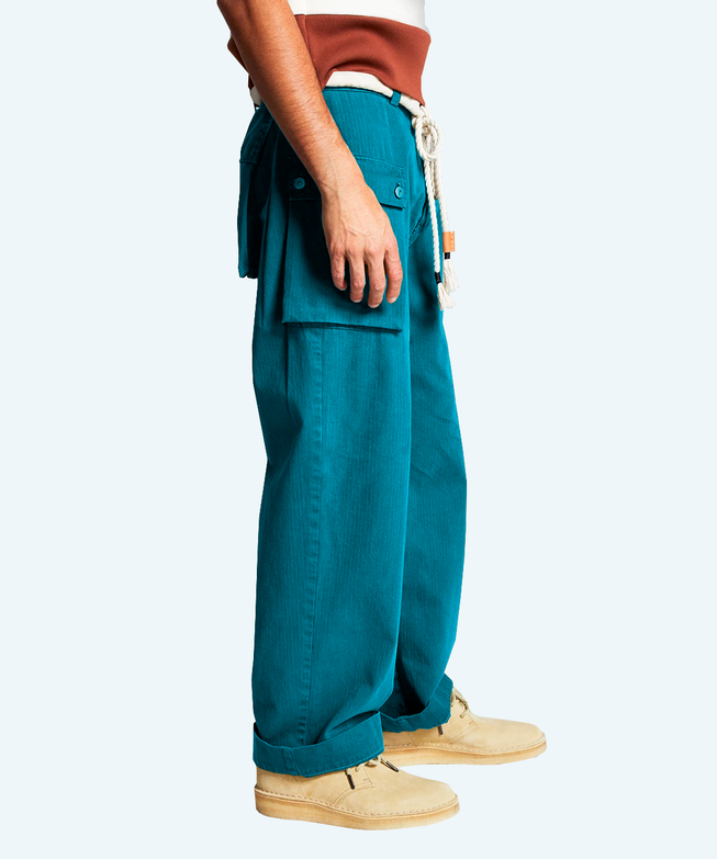 color-blue